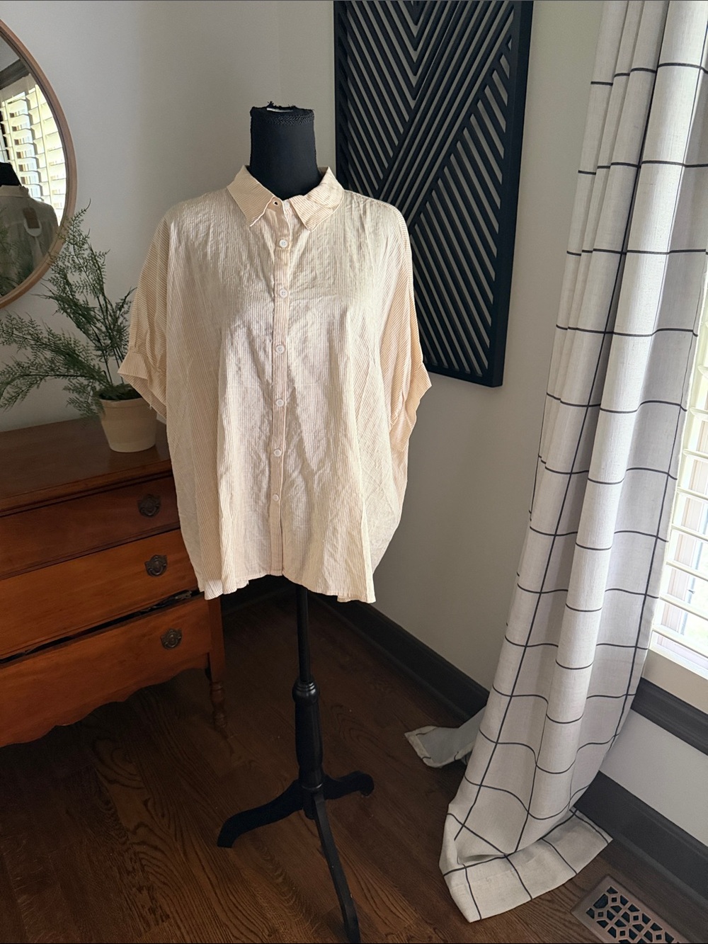 Umgee Cream Button-Up Short Sleeve poncho top medium